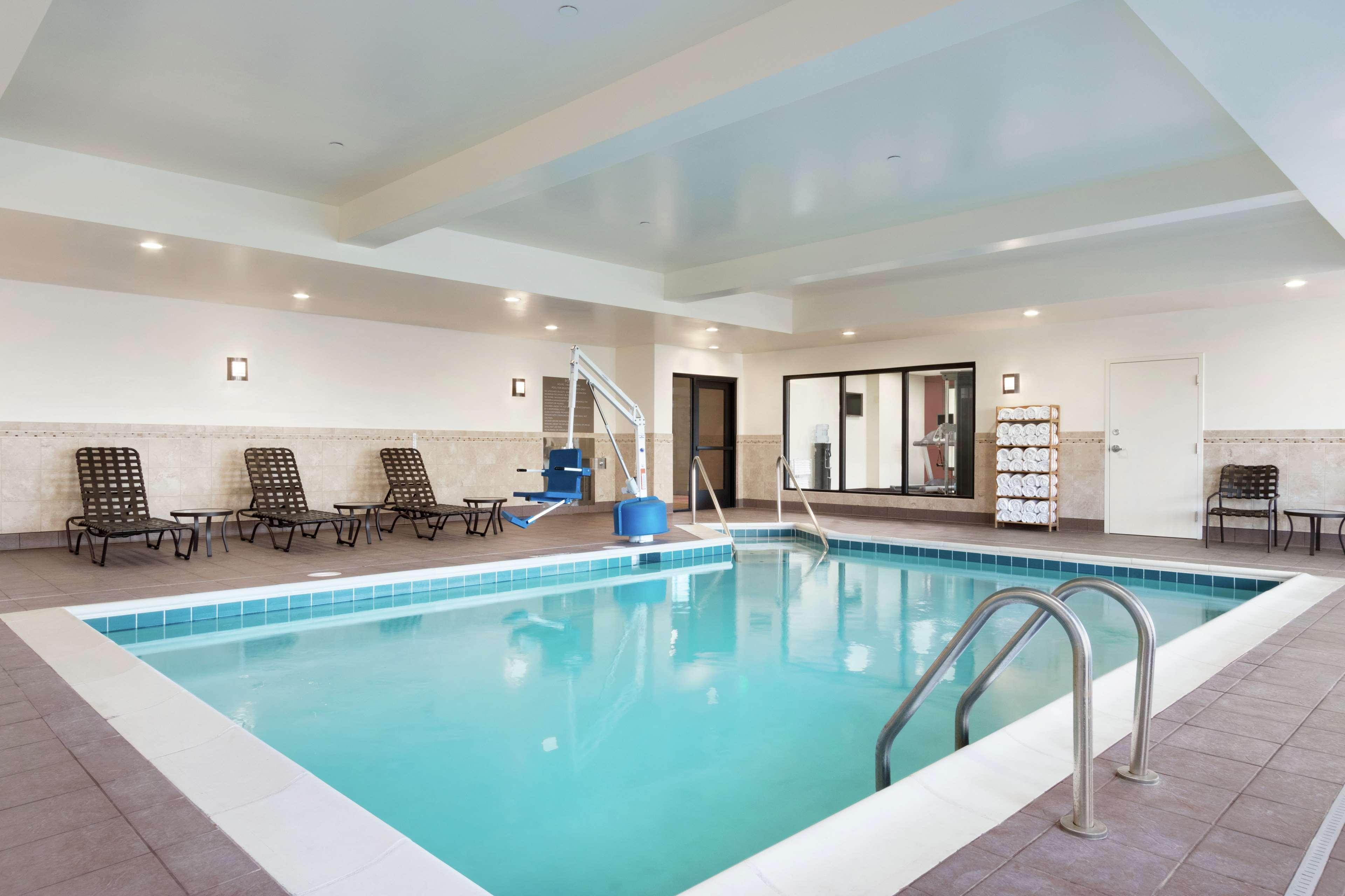 Hilton Garden Inn Medford Exterior photo