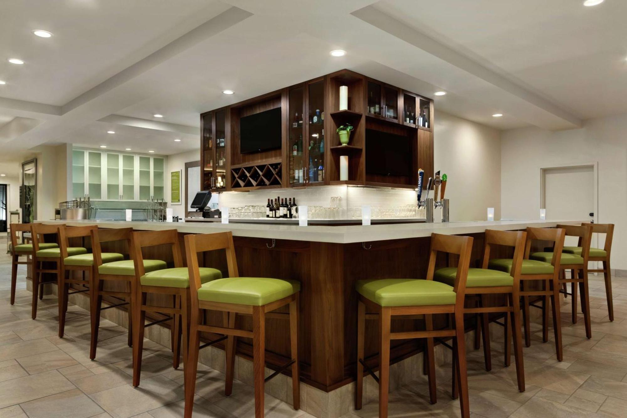 Hilton Garden Inn Medford Exterior photo