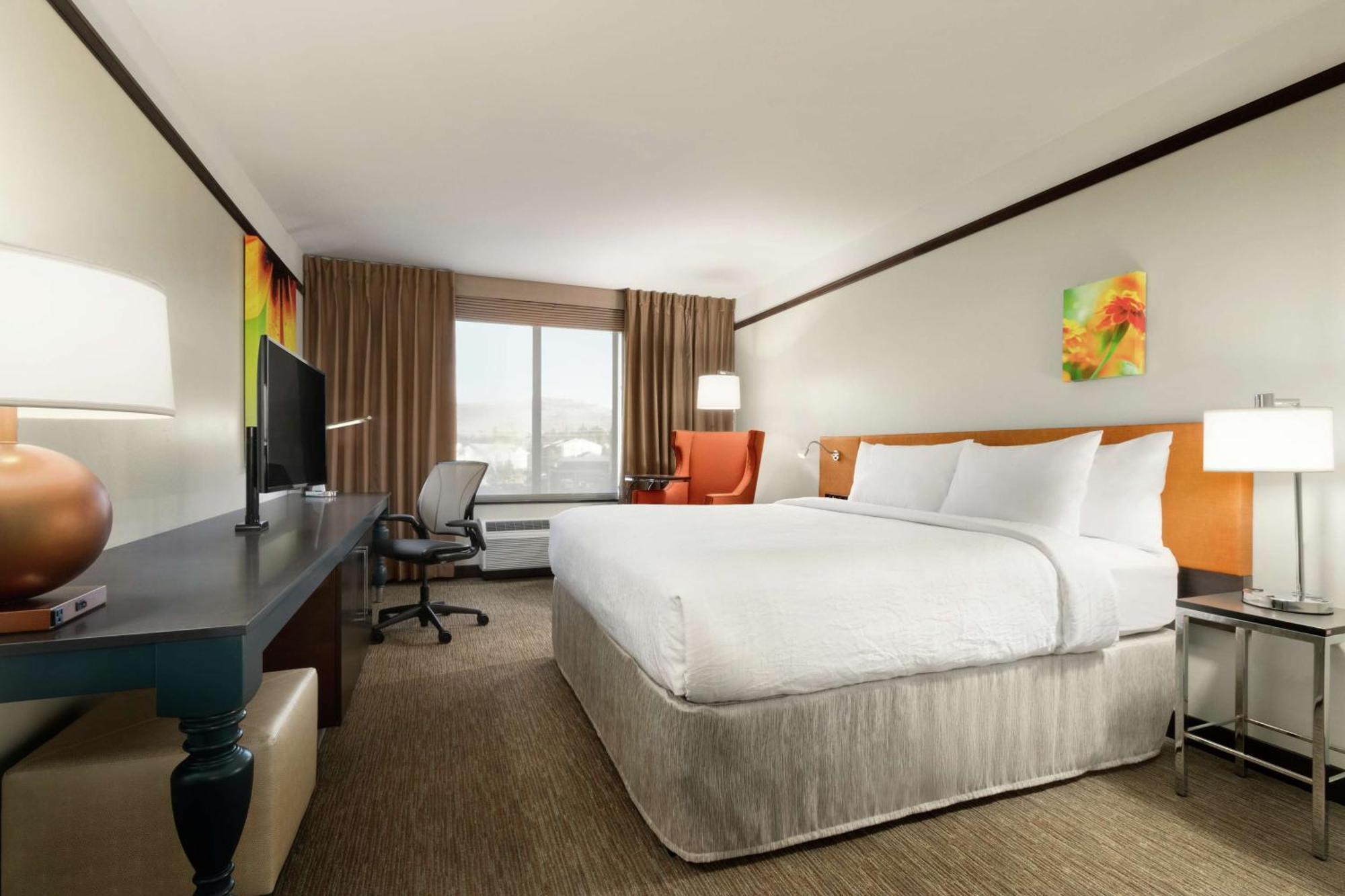 Hilton Garden Inn Medford Exterior photo