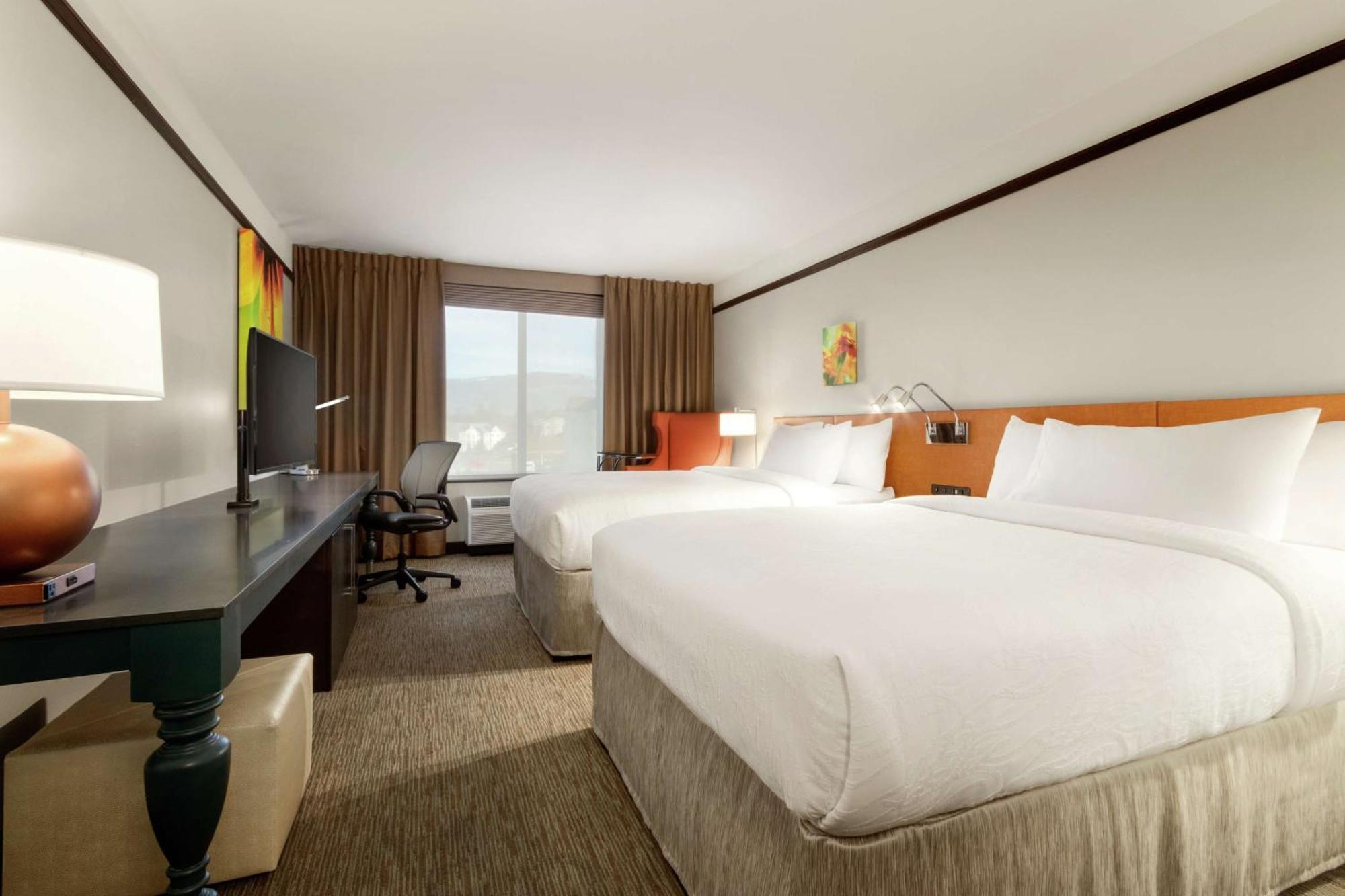 Hilton Garden Inn Medford Exterior photo